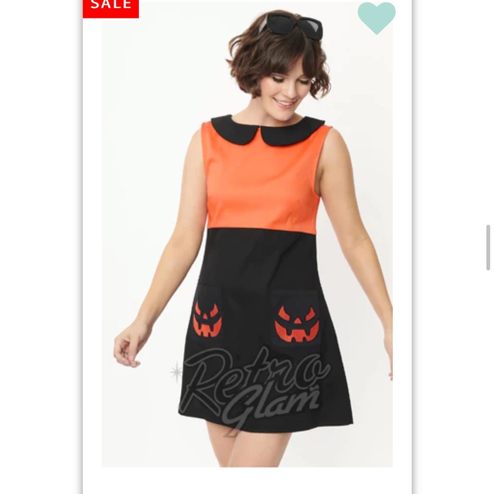 ISO!! Do not buy!! Looking for this Halloween dress in a small or medium :)